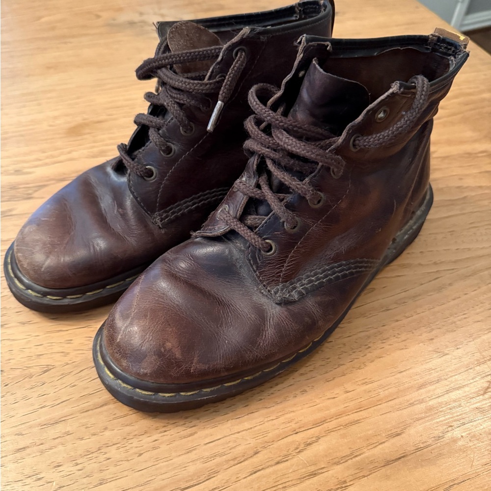 Doc Martens Classic Brown Leather Men's Lace up Boots Size 11